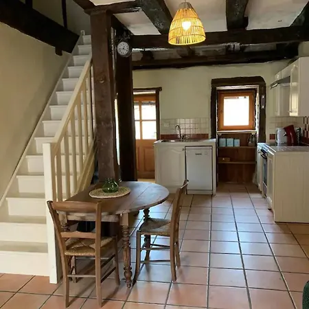 Maison Medievale Avec Jardin